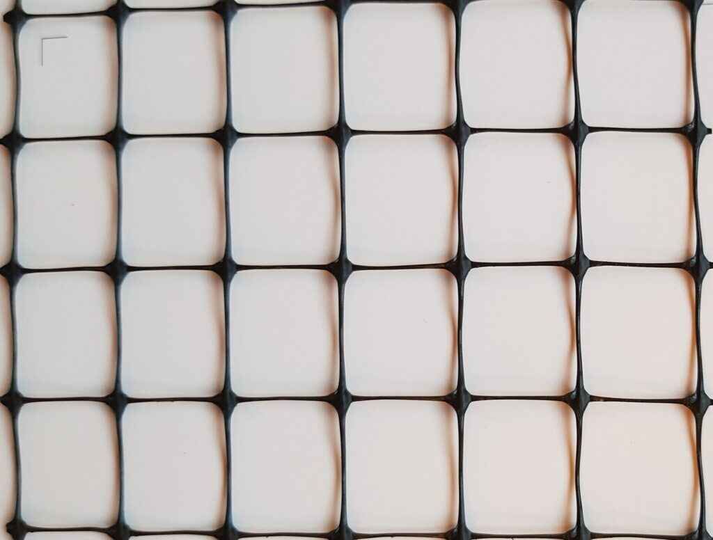 Intermas 170612 AVINET Siyah 2x200 m 16x16 mm UV Filtreli Yüksek Dayanıklı Çok Amaçlı Plastik Ağ (PP)